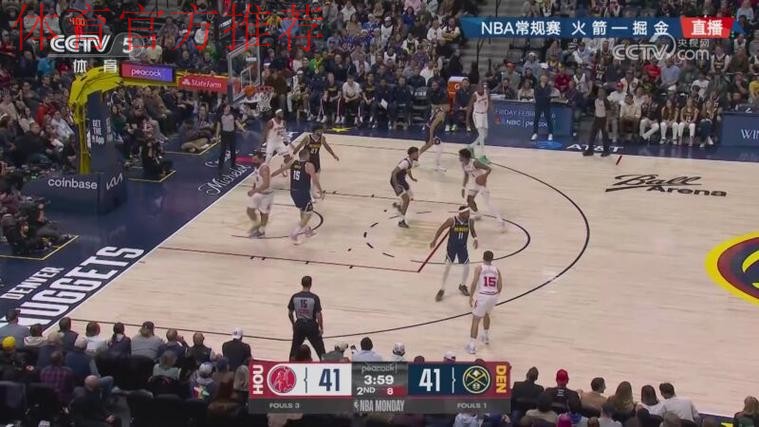 阿门强行突破 潇洒转身上篮得手